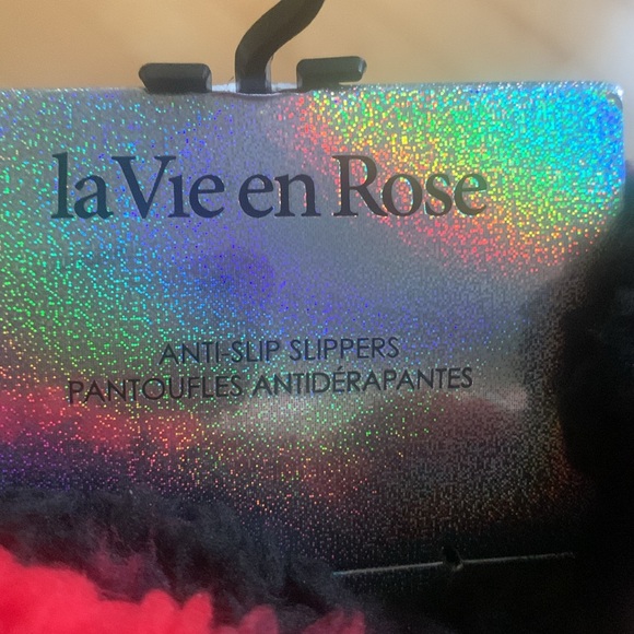 🏃🏻‍♀️‍➡️🏃🏻‍♂️‍➡️2 for $22 item Women’s Anti Slip Slipper Socks. OS NWT - Picture 3 of 3